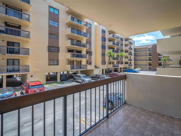 5249 NW 7th St 109, Miami FL 33126