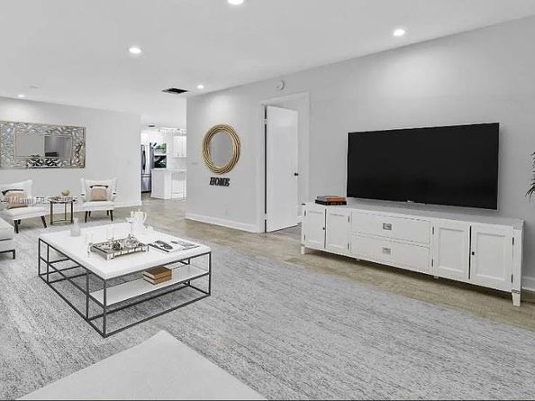 103 Lake Terry Dr, West Palm Beach FL 33411