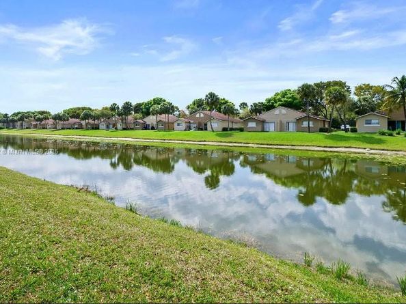 103 Lake Terry Dr, West Palm Beach FL 33411