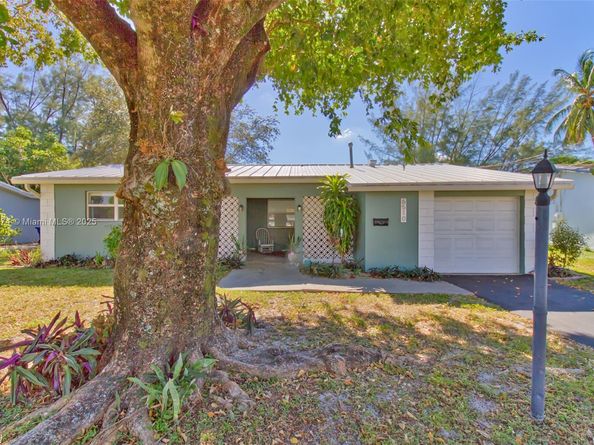 6510 NW 21st St, Sunrise FL 33313