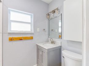 6510 NW 21st St, Sunrise FL 33313