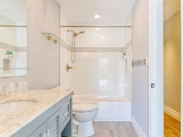 6510 NW 21st St, Sunrise FL 33313