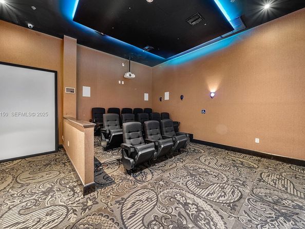 Undisclosed Address #A11886150, Hollywood FL 33020