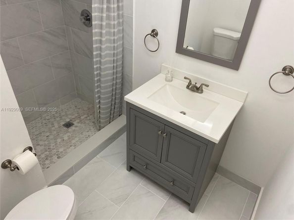 16300 Golf Club Rd 504, Weston FL 33326