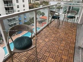 5077 NW 7th St 1012, Miami FL 33126