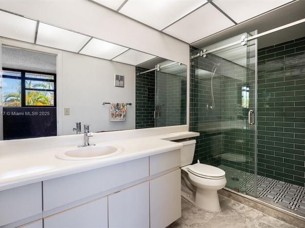 1207 NW 123rd Ave, Pembroke Pines FL 33026