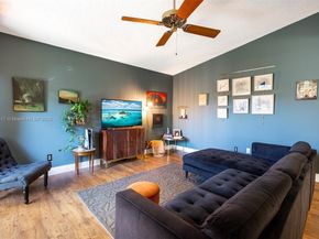 1207 NW 123rd Ave, Pembroke Pines FL 33026