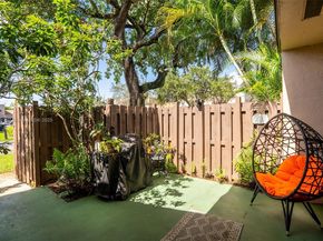 1207 NW 123rd Ave, Pembroke Pines FL 33026