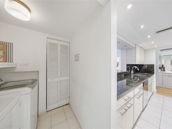 801 N Venetian Dr 903, Miami FL 33139