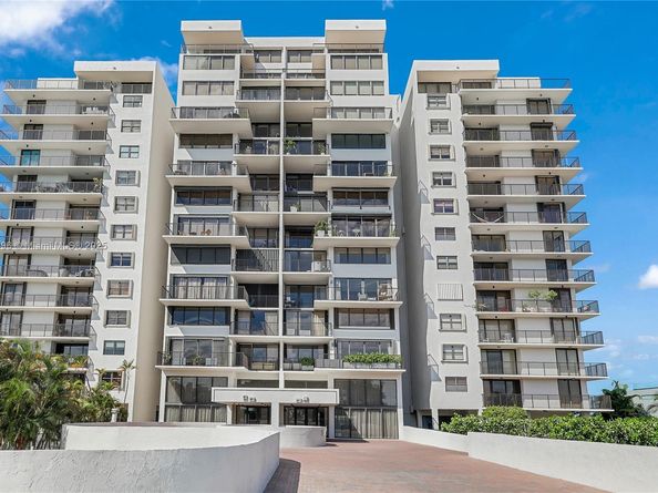 801 N Venetian Dr 903, Miami FL 33139