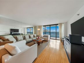 801 N Venetian Dr 903, Miami FL 33139