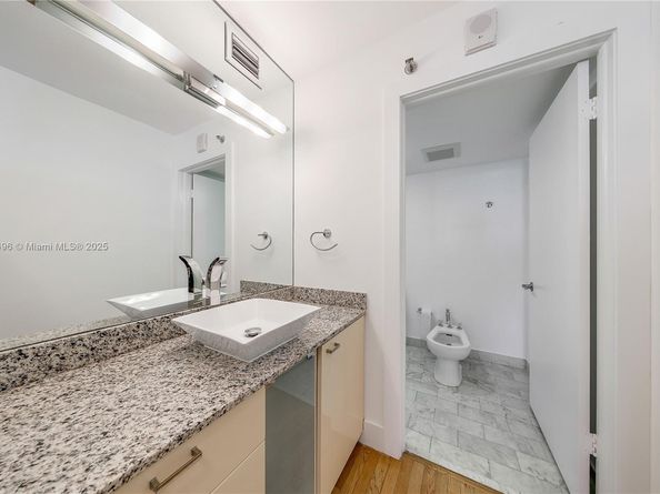 801 N Venetian Dr 903, Miami FL 33139