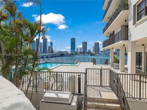 801 N Venetian Dr 903, Miami FL 33139