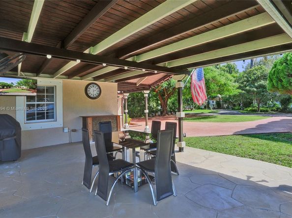 1101 NE 182nd St, North Miami Beach FL 33162