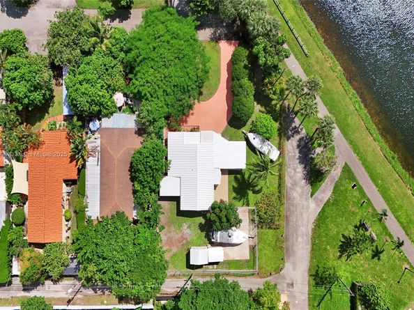 1101 NE 182nd St, North Miami Beach FL 33162