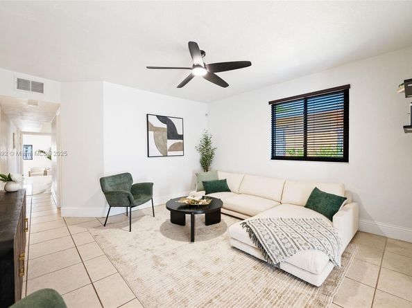944 SW 10th Ave, Miami FL 33130