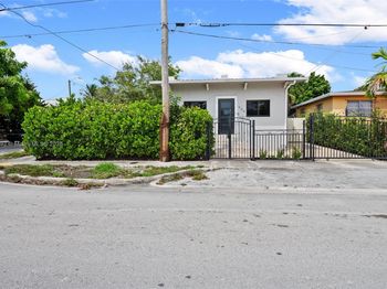 944 SW 10th Ave