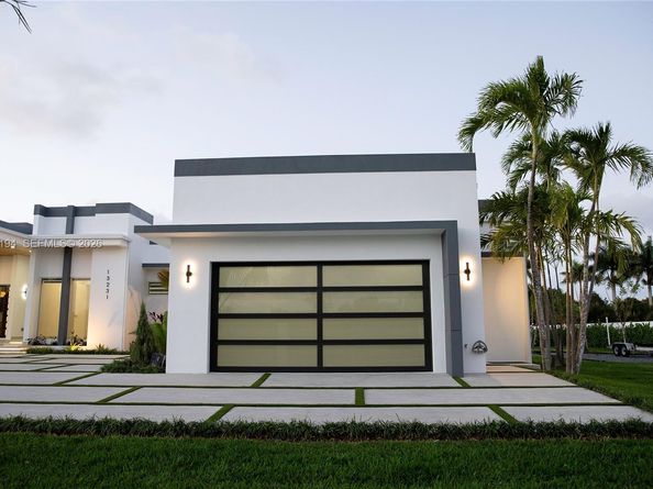 13231 SW 220 St, Miami FL 33170