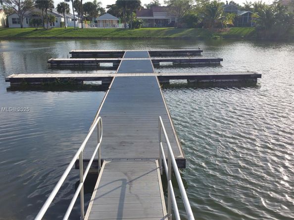 2361 NW 33rd St 604, Oakland Park FL 33309