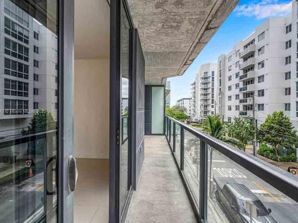 201 SW 17th Rd 302, Miami FL 33129