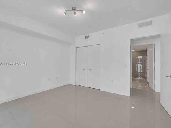 201 SW 17th Rd 302, Miami FL 33129