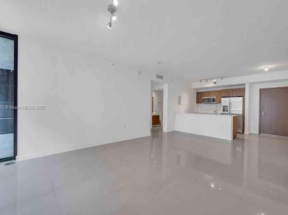 201 SW 17th Rd 302, Miami FL 33129