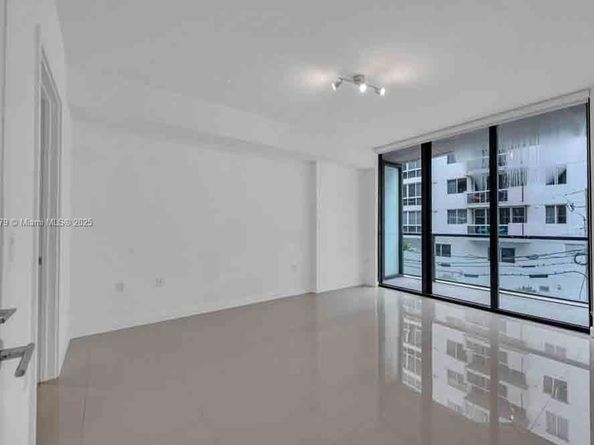 201 SW 17th Rd 302, Miami FL 33129