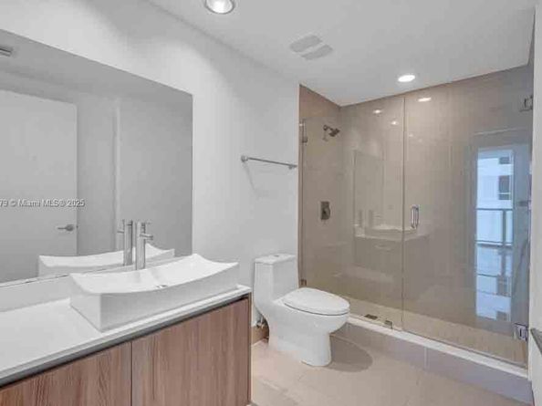 201 SW 17th Rd 302, Miami FL 33129