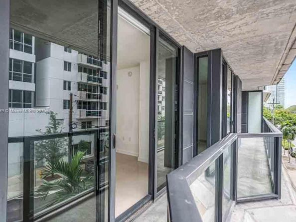 201 SW 17th Rd 302, Miami FL 33129