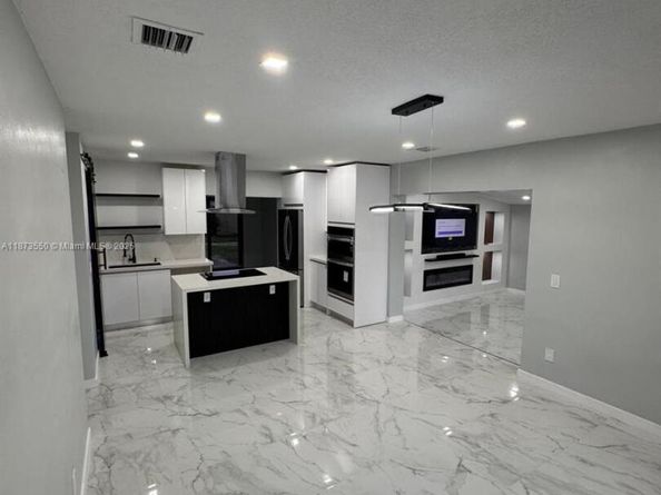 4120 SW 31st Dr, West Park FL 33023