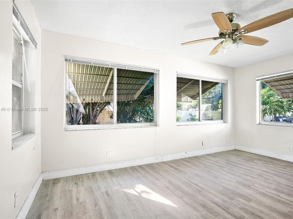 7110 NW 57th Ct, Tamarac FL 33321