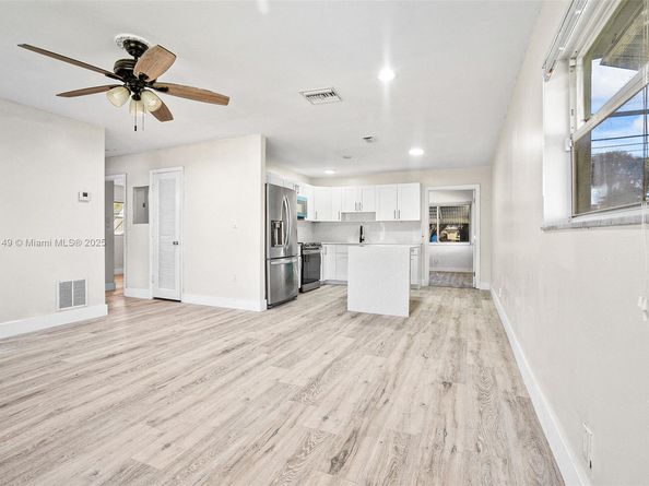 7110 NW 57th Ct, Tamarac FL 33321