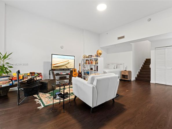8395 SW 73rd Ave 115, Miami FL 33143