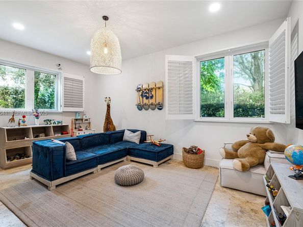 7370 Vistalmar St, Coral Gables FL 33143