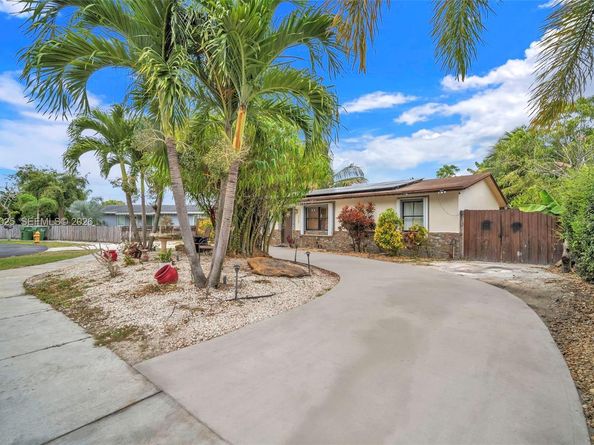 1765 SW 3rd Ct, Homestead FL 33030