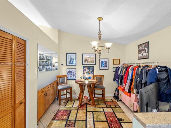 8220 Waterford Ln, Tamarac FL 33321