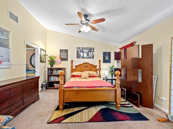 8220 Waterford Ln, Tamarac FL 33321