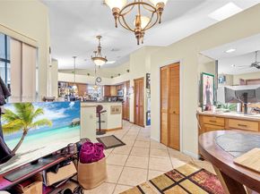 8220 Waterford Ln, Tamarac FL 33321