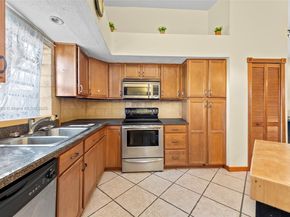 8220 Waterford Ln, Tamarac FL 33321