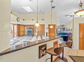 8220 Waterford Ln, Tamarac FL 33321