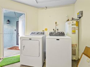 8220 Waterford Ln, Tamarac FL 33321