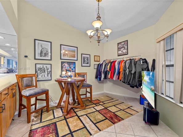 8220 Waterford Ln, Tamarac FL 33321