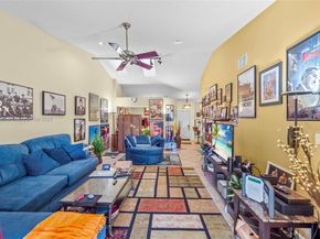 8220 Waterford Ln, Tamarac FL 33321