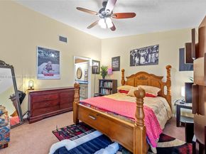 8220 Waterford Ln, Tamarac FL 33321