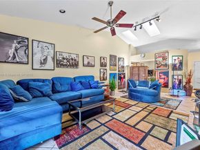 8220 Waterford Ln, Tamarac FL 33321