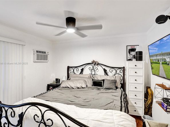 39 Prescott B 39, Deerfield Beach FL 33442