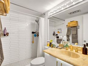 39 Prescott B 39, Deerfield Beach FL 33442