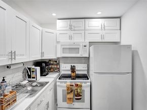 39 Prescott B 39, Deerfield Beach FL 33442