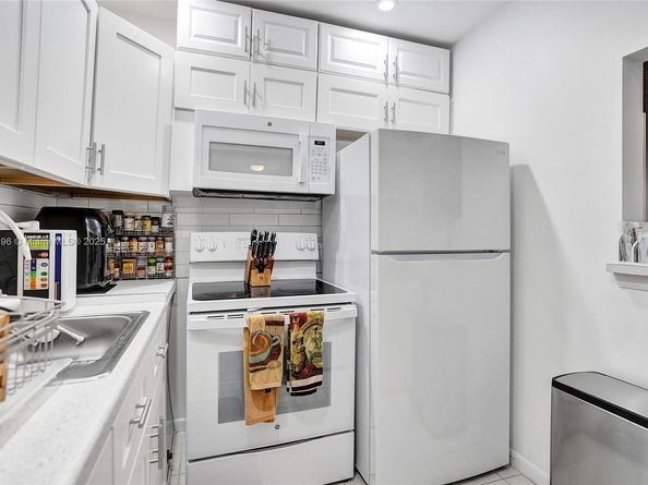39 Prescott B 39, Deerfield Beach FL 33442
