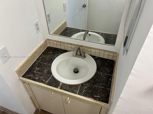 12666 NW 14th Pl 12666, Sunrise FL 33323
